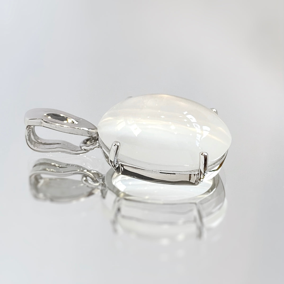 Pendentif ovale en pierre de lune œil de chat