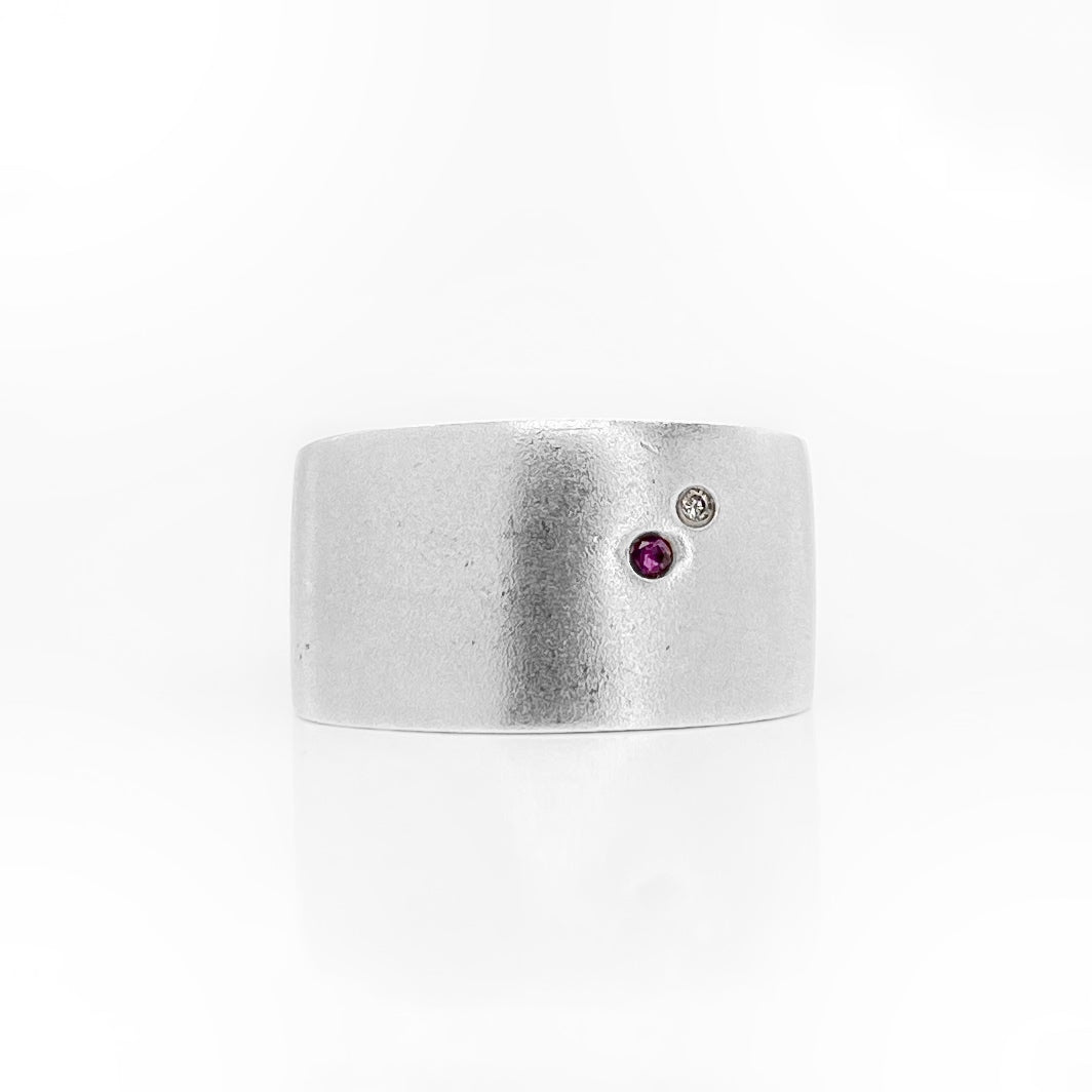 Bague en rubis et topaze blanche - finition satinée