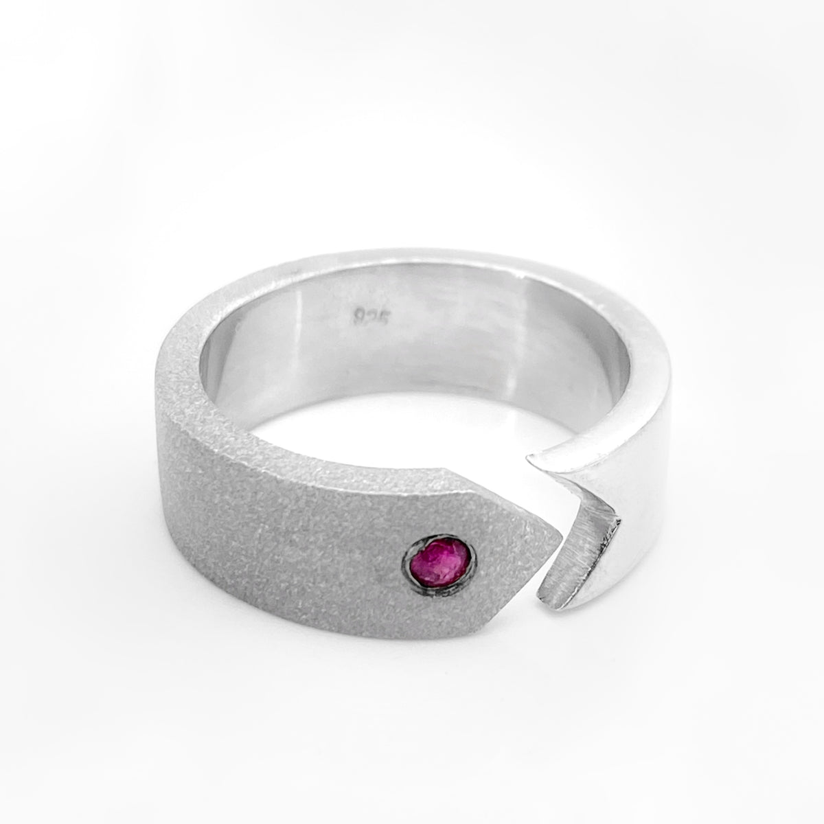 Bague Rubis - Finition Sablée et Polie