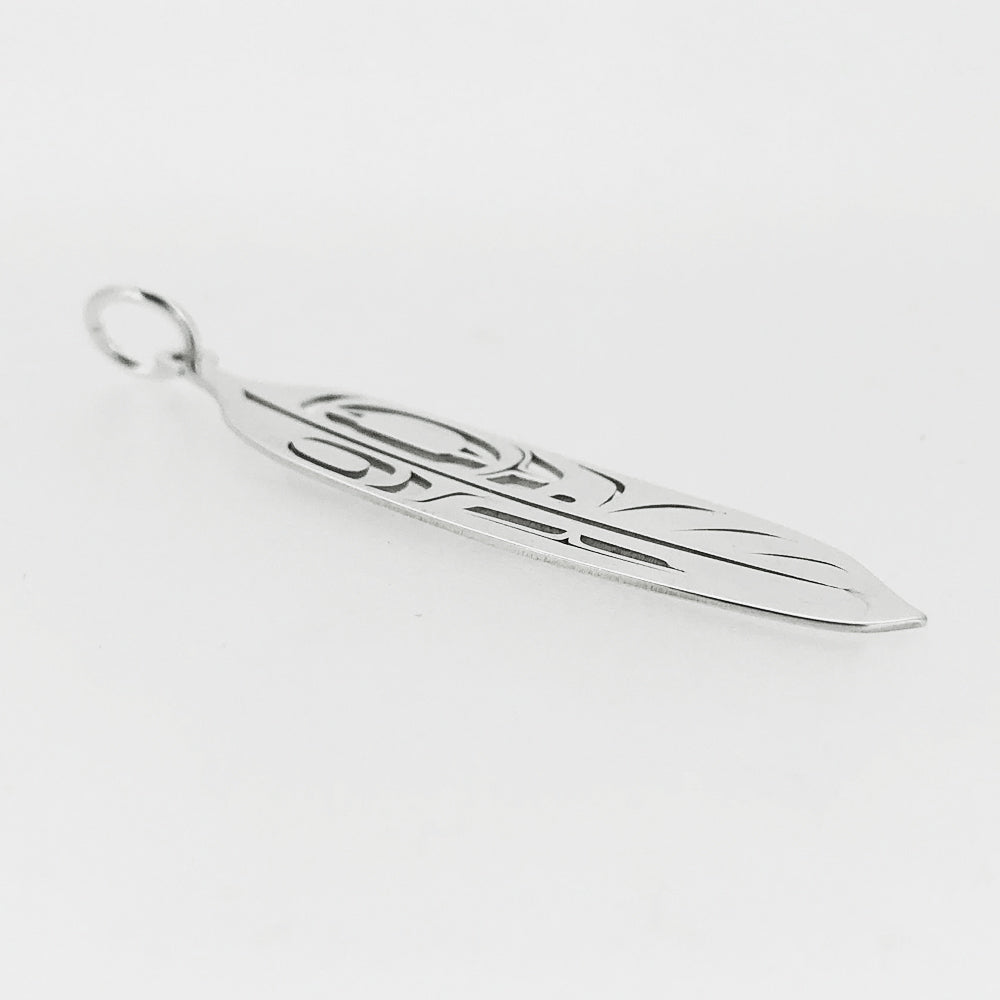 Pendentif en plumes d'aigle