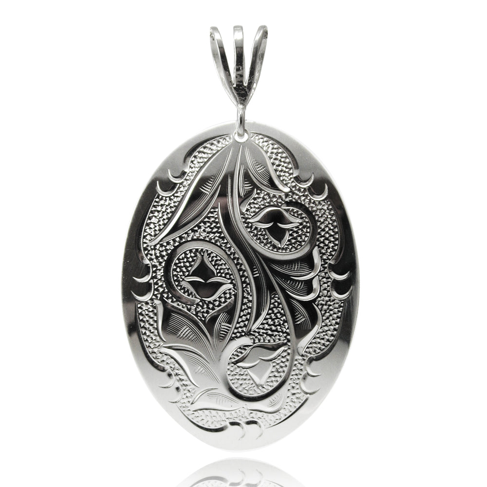 Pendentif floral sculpté à la main