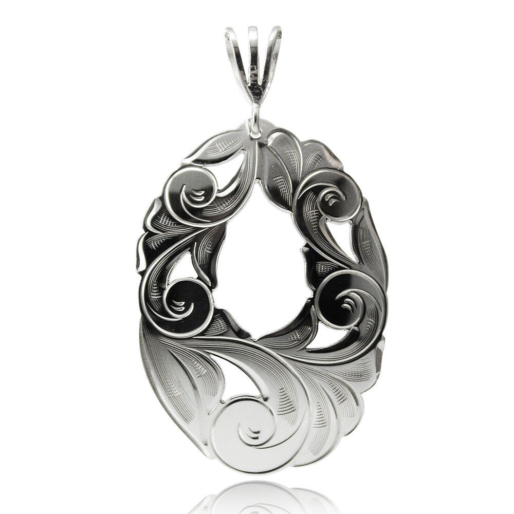 Pendentif floral sculpté à la main