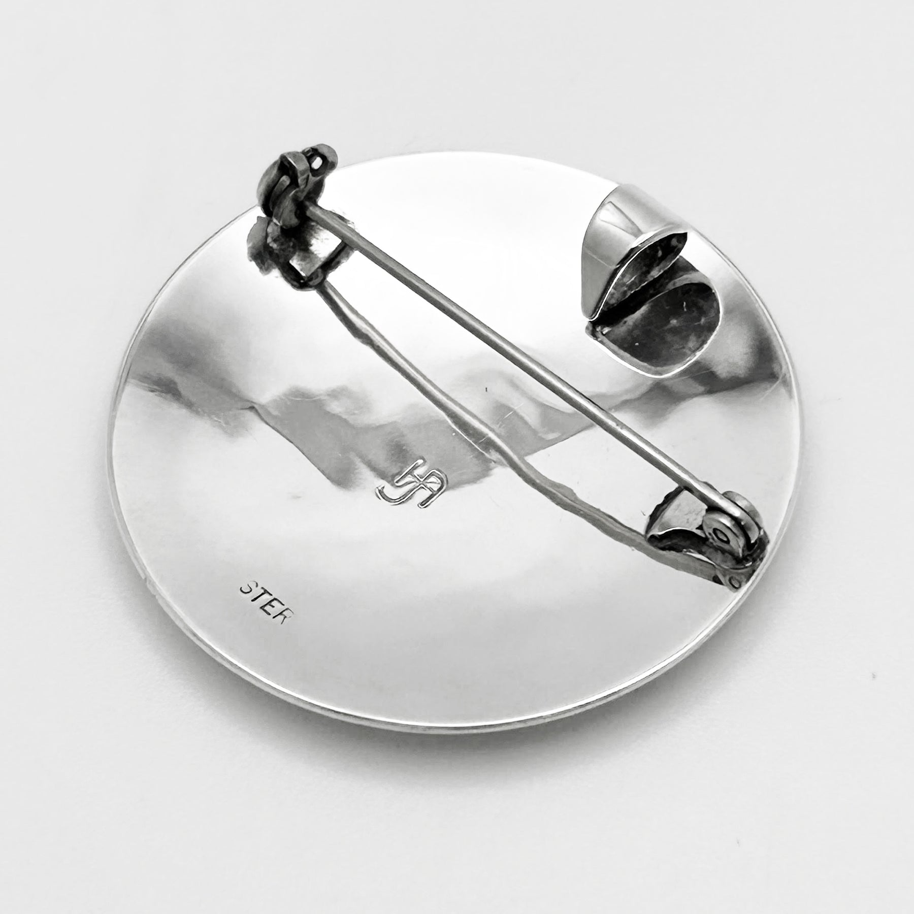 Kolus Pendant / Brooch